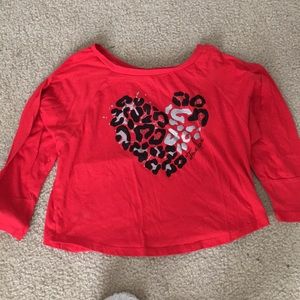 Red large love sleeve shirt